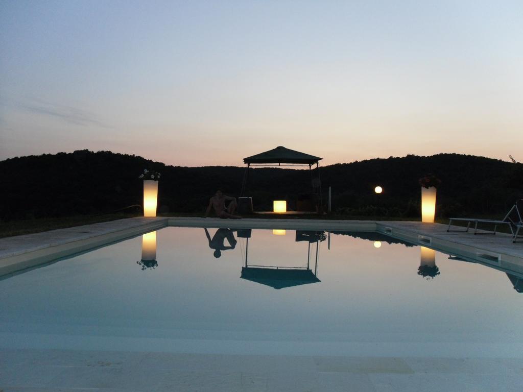 Agriturismo Podere Borgognano ماسا ماريتيما المظهر الخارجي الصورة